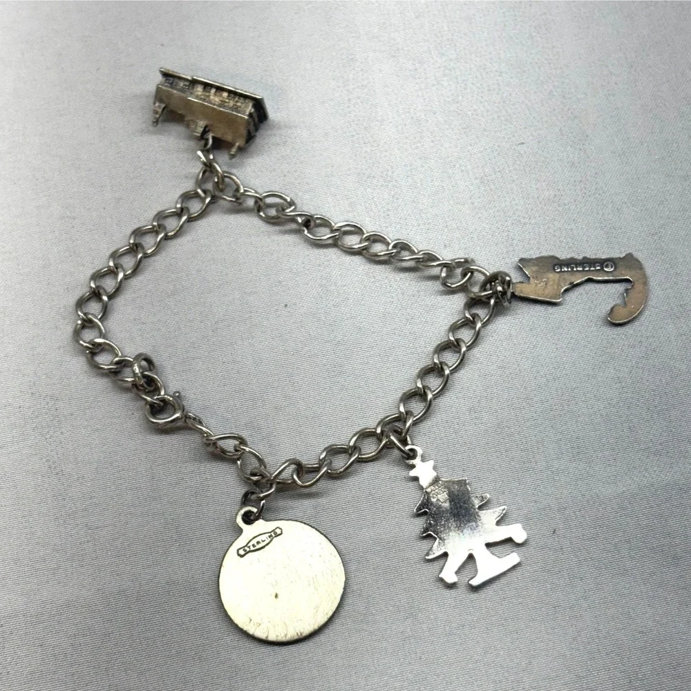 Vintage Sterling Silver Charm Bracelet 7in 4 charm Good Cape Cod Trapp Lodge